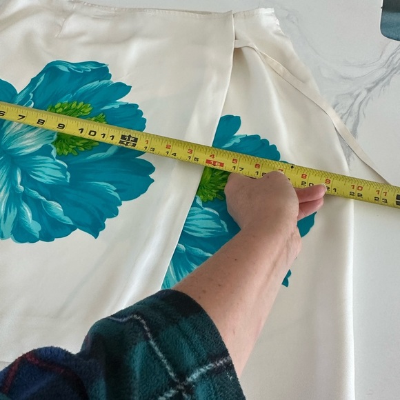 Blue Mini Wrap Skirt for Casual Resort Wear - Picture 7 of 8